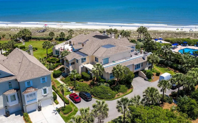V138 Sea Lov-ie 3 Br Villa by RedAwning