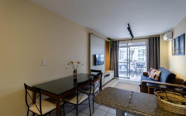 Lindo apto com churrasqueira a 100m do mar EAB0201