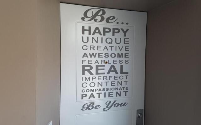 HaPPy InnSide, Free Parking, Self check-in 7x24h, AC
