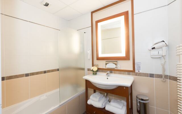 Kyriad Limoges Centre - Gare - Atrium