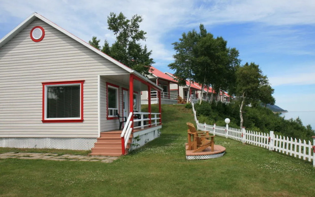 Motel Les Chalets Bo-Fleuve