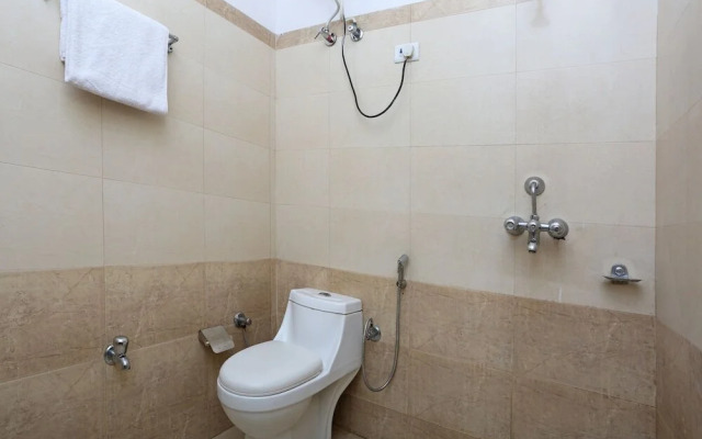 OYO 8240 Maan Residency