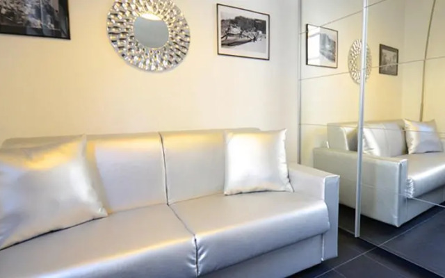 Silver Black Flat