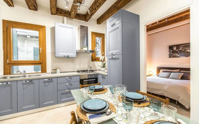 Cà Rezzonico Apartment R&R