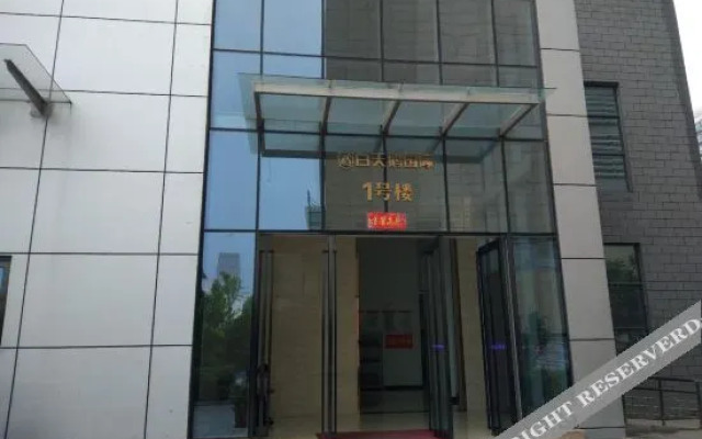 Palm Lake Serviced apartment