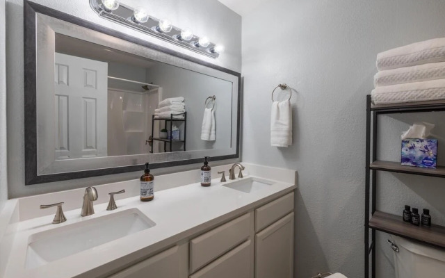 Chandler Galveston 4 Bedroom Home by RedAwning