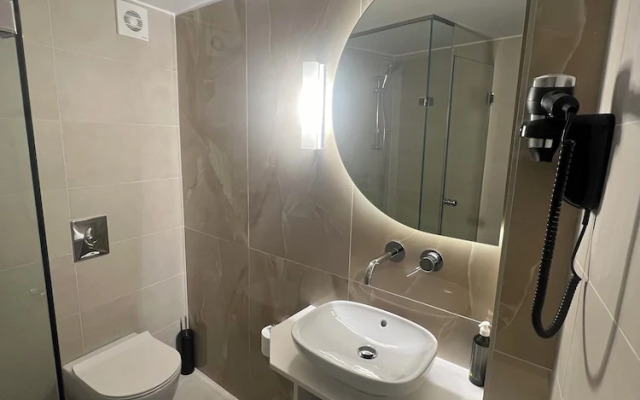 Aktaion City Hotel