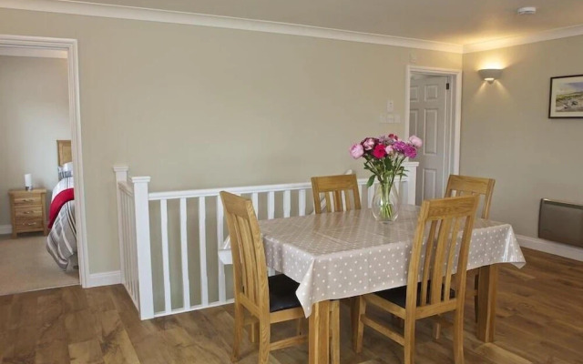 4 West Park Mews