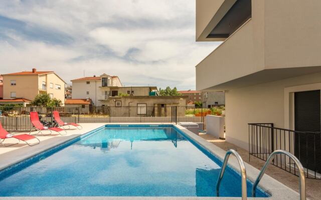 Beach Residence with pool and sea view