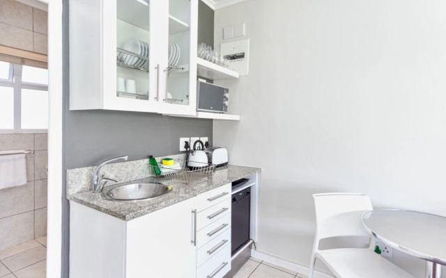 Mouille Point Studio Apartment With Stunning View