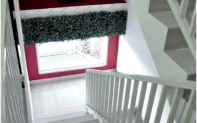 Metro House