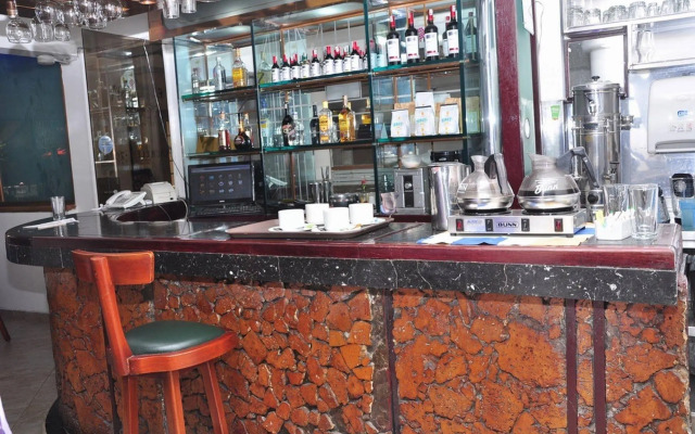 Hotel Laureles 70