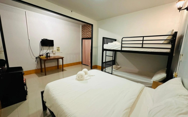 Koh Jum Hostel