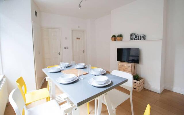 272&294 Franciscan Road Rooms&Studios by EveryWhere to Sleep London