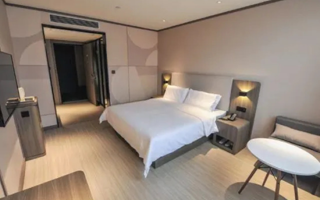 HanTing Hotel (Jiyuan Municipal Government Baolong Plaza)