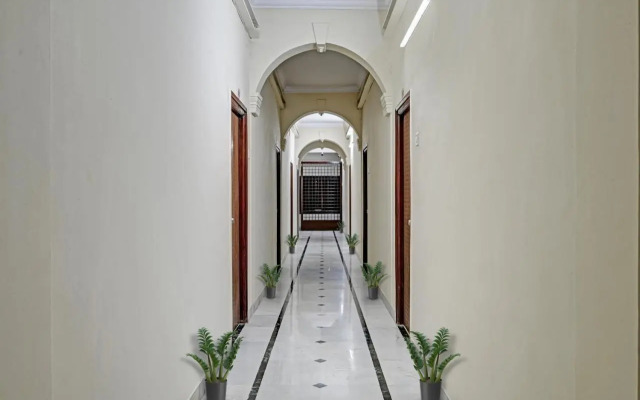 OYO 70196 Hotel Raj Inn