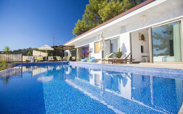 Villa Islamlar House by Akdenizvillam