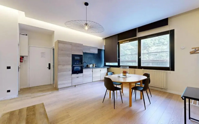 188-Suite Eight