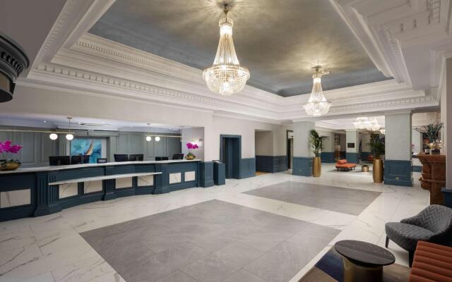 DoubleTree by Hilton Brighton Metropole