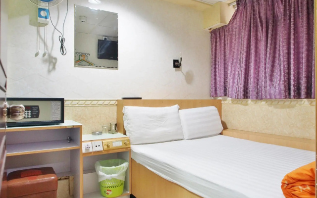 Everest Hostel