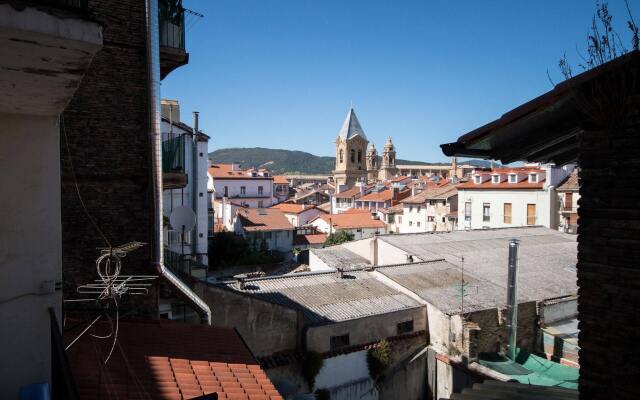 Heart of Pamplona Apartment