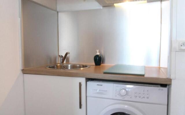 Appartement Balaruc-les-Bains, 1 pièce, 2 personnes - FR-1-553-83