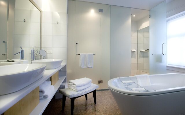 Islington Hotel