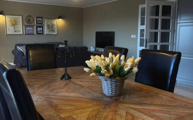 Ani - Family Friendly - A1(7)