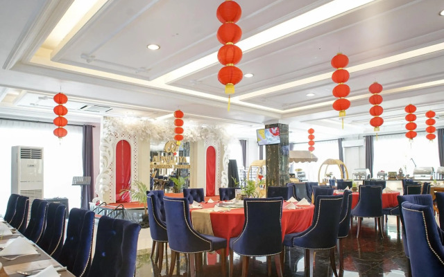 Adhiwangsa Hotel & Convention Hall