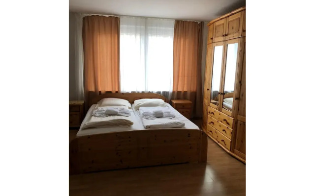 City Hotel-Garni