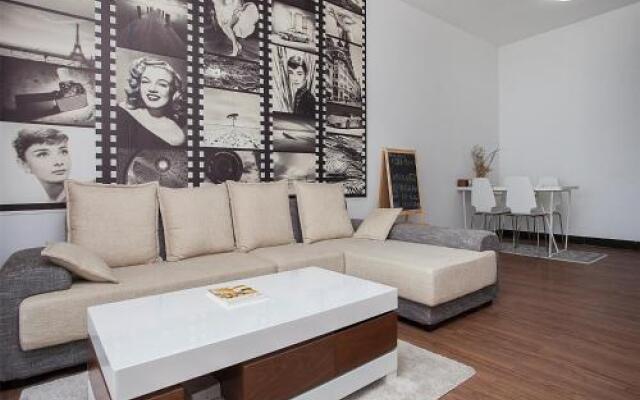 Elves BNB Guangzhou East Train Station