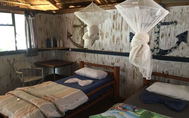 Baobab Beach Lodge & Backpackers