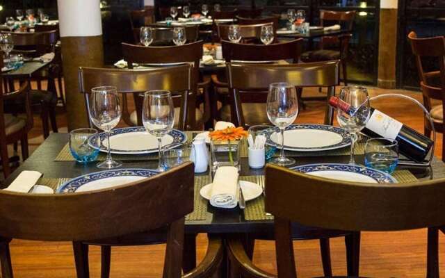 Premium Hotel & Suites by Victoria Inn