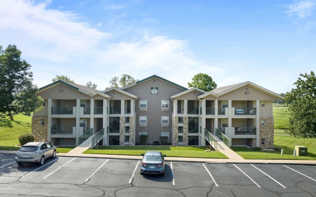 Take A Holiday 2 Bedroom Condo by RedAwning