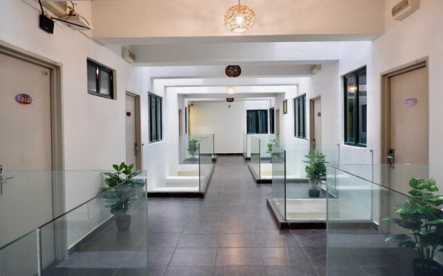Iris Garden Hotel