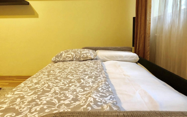 Cozy and Clean Apartment, near National Arena