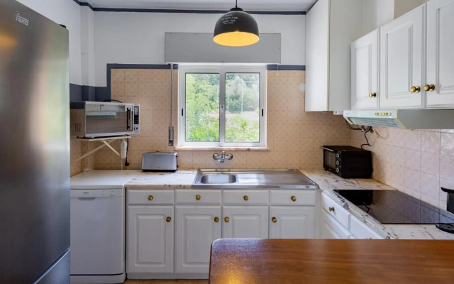 Charming Beachside Apartment w/ Pool by LovelyStay