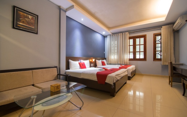 RedDoorz Plus near Tan Dinh Market 2 – Guest Rooms – Ho Chi Minh City