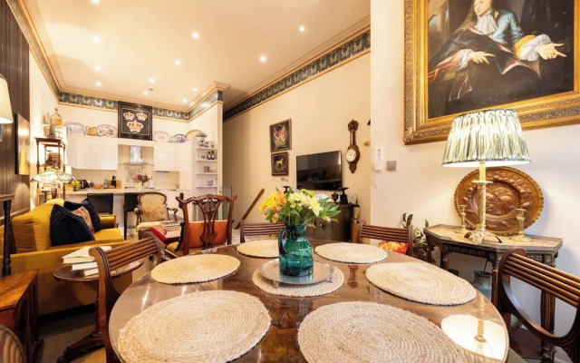 Large 4-bed 8-guests W/patio 1841 House Paddington