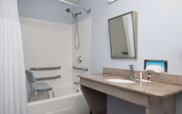 Days Inn by Wyndham Pensacola I-10