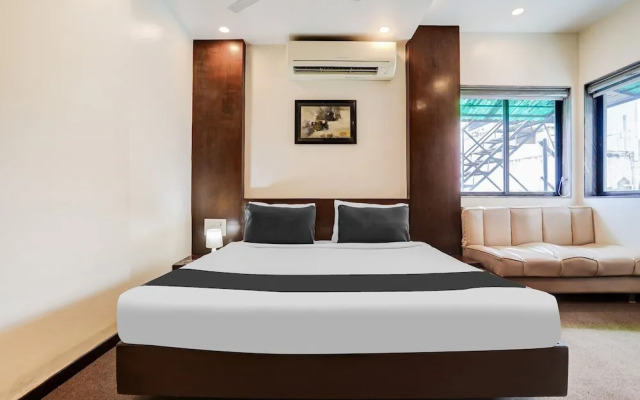 Blissful Stays at Ramdaspeth Downtown