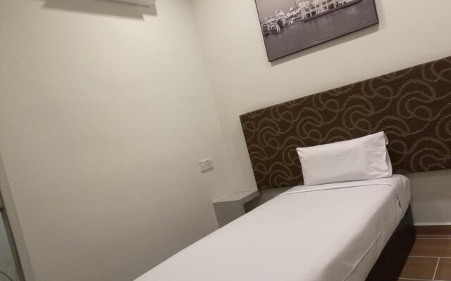 Station Budget Hotel Batu Ferringhi