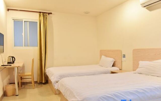 Qingzhu Yuexiang Hotel (Shanghai East Huancheng Road Metro Station)