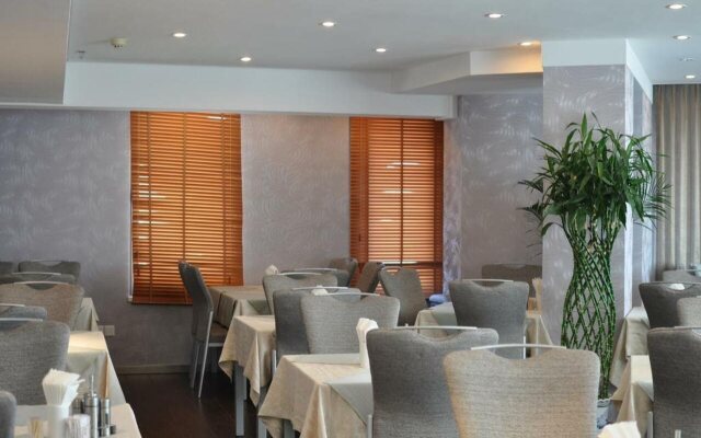 Qingdao Housing International Hotel