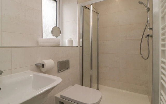 2 White Rock Court