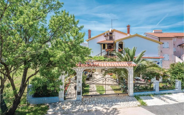 Three-Bedroom Apartment in Medulin