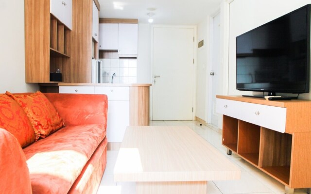 Homey 3BR Springlake Summarecon Apartment Bekasi