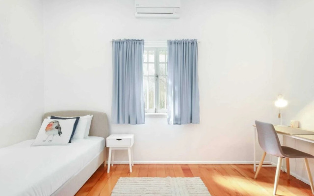 Charming 3 Bedroom House in Coorparoo