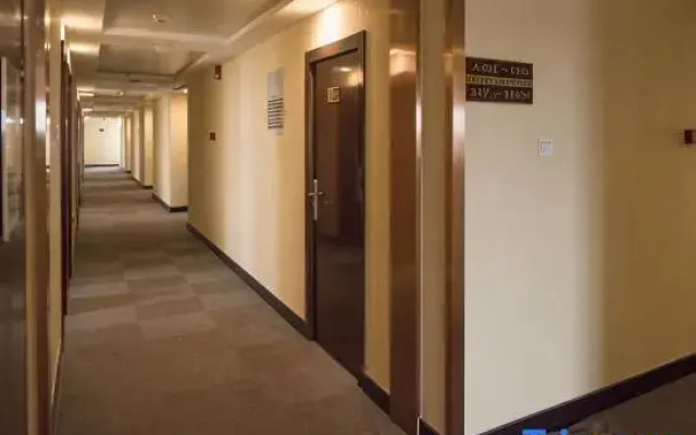 Yingkou Star Star Business Hotel (Bayuquan Bandung Plaza)