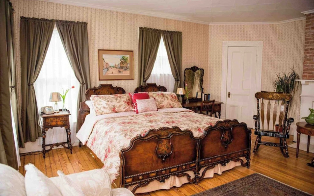 Springside Inn